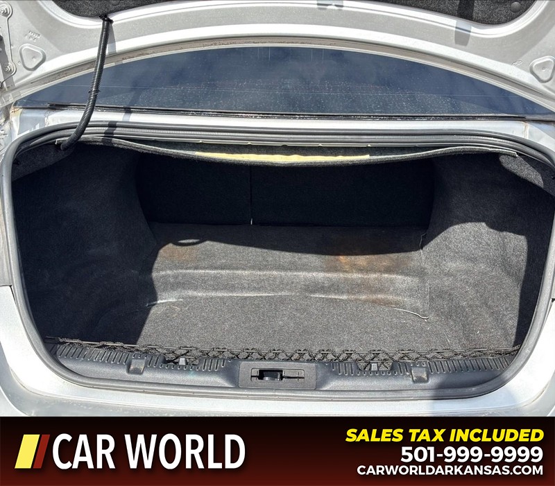 Ford Taurus Vehicle Full-screen Gallery Image 6