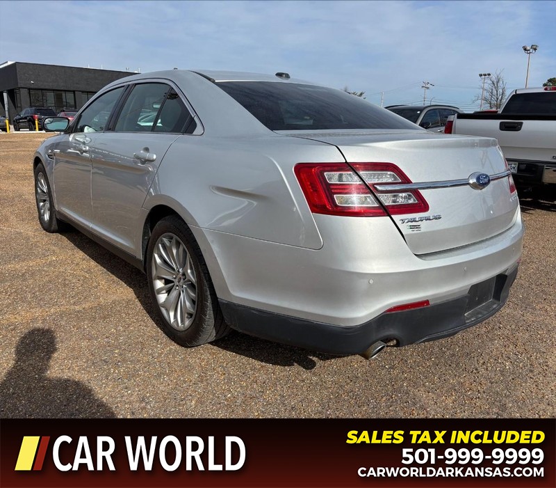 Ford Taurus Vehicle Full-screen Gallery Image 7