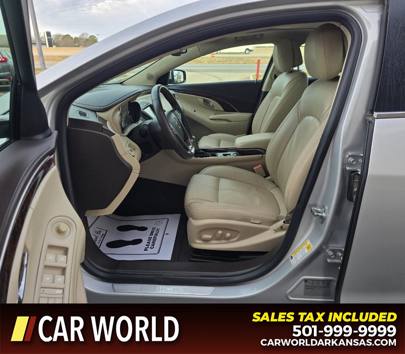 Buick LaCrosse Vehicle Full-screen Gallery Image 8