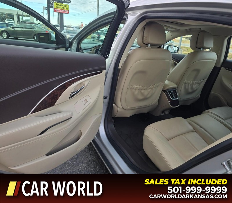 Buick LaCrosse Vehicle Full-screen Gallery Image 9