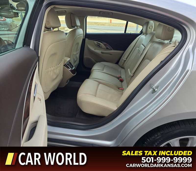 Buick LaCrosse Vehicle Full-screen Gallery Image 10