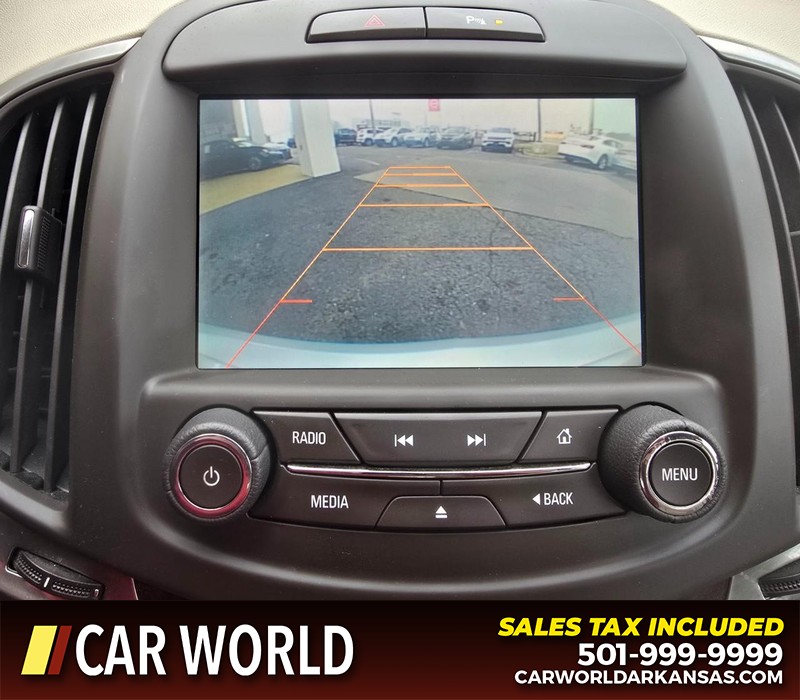 Buick LaCrosse Vehicle Full-screen Gallery Image 19