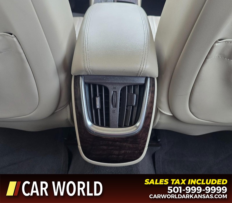 Buick LaCrosse Vehicle Full-screen Gallery Image 21