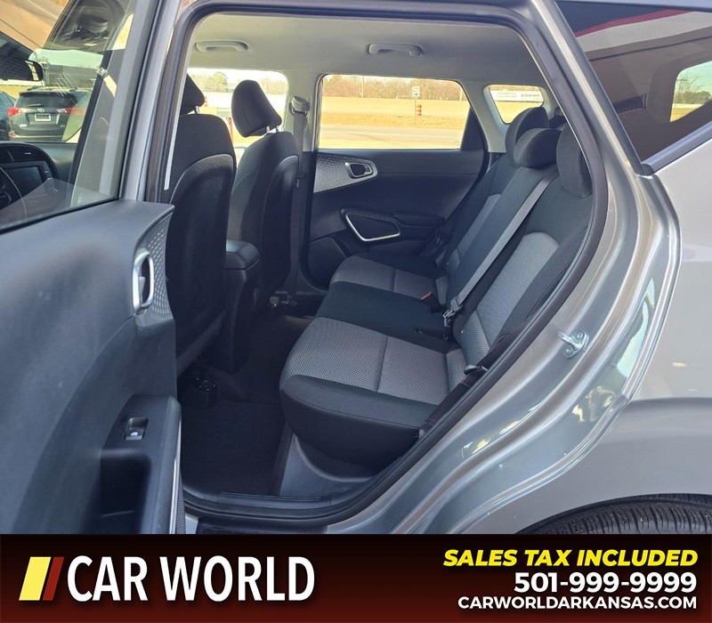 Kia Soul Vehicle Full-screen Gallery Image 11