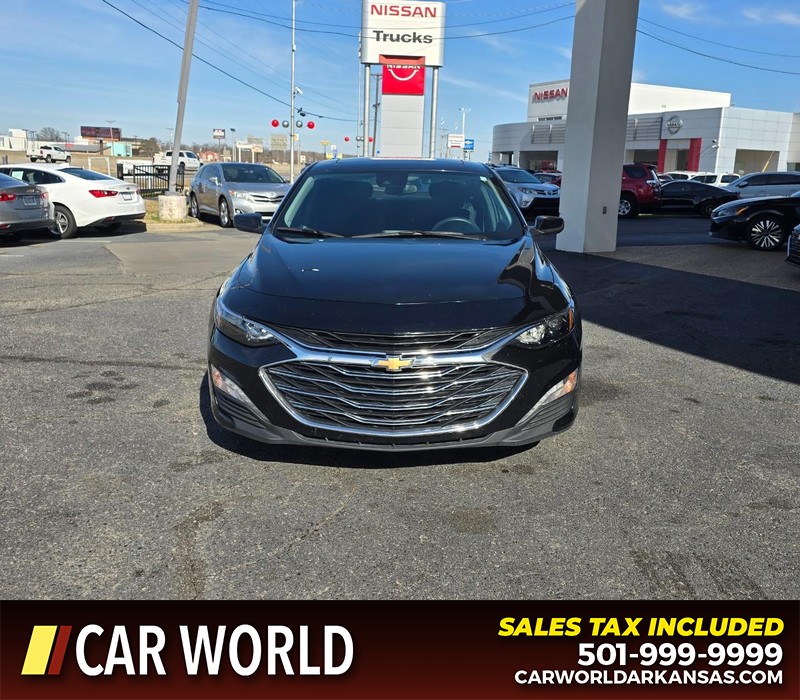 Chevrolet Malibu Vehicle Full-screen Gallery Image 2