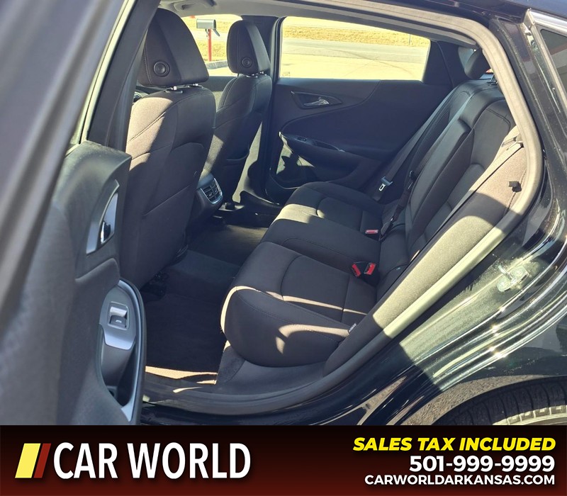 Chevrolet Malibu Vehicle Full-screen Gallery Image 10