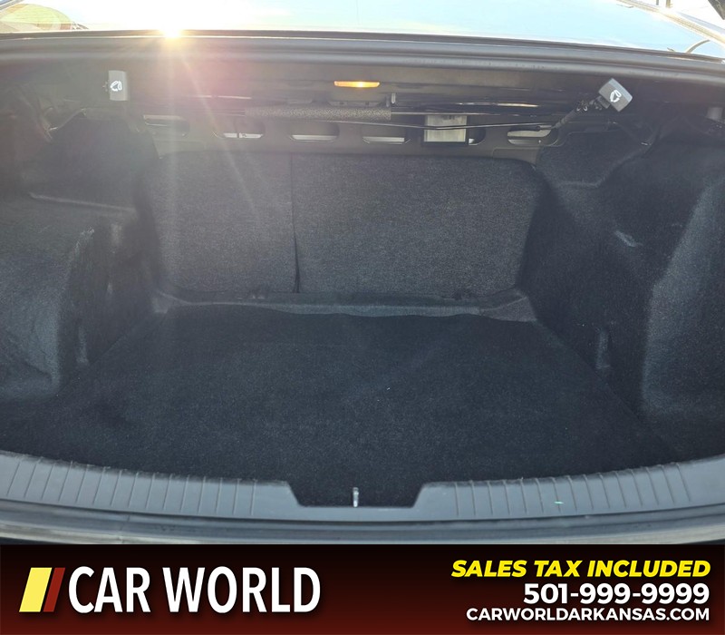 Chevrolet Malibu Vehicle Full-screen Gallery Image 13