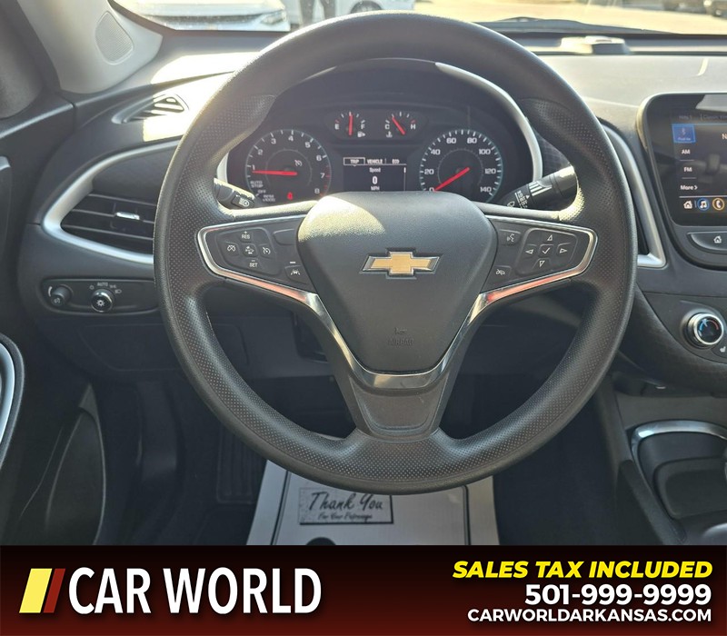 Chevrolet Malibu Vehicle Full-screen Gallery Image 15