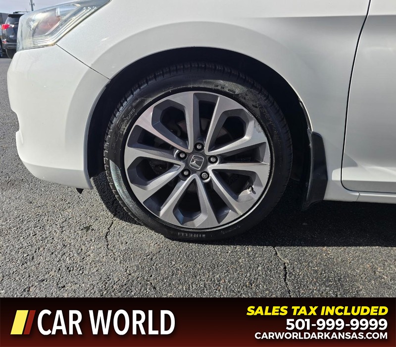 Honda Accord Sedan Vehicle Full-screen Gallery Image 6