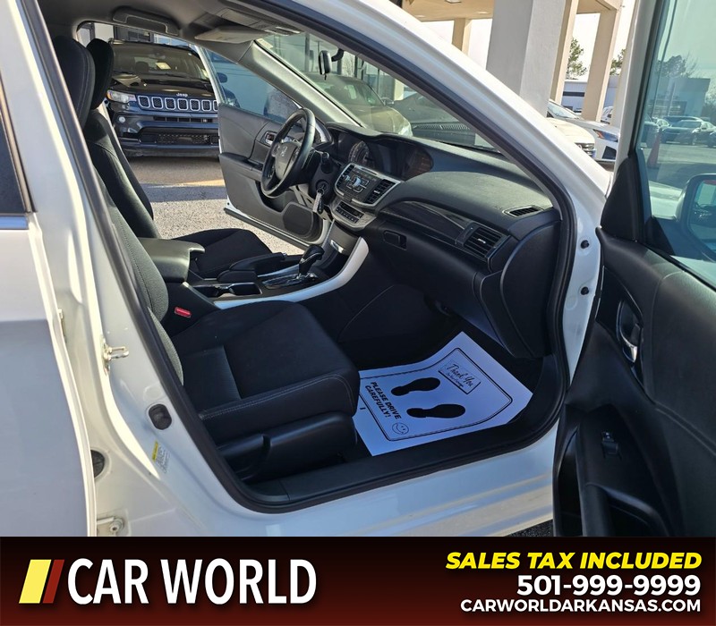 Honda Accord Sedan Vehicle Full-screen Gallery Image 12