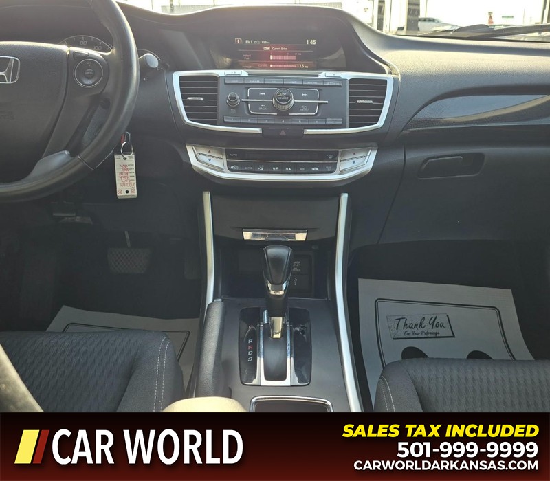 Honda Accord Sedan Vehicle Full-screen Gallery Image 18