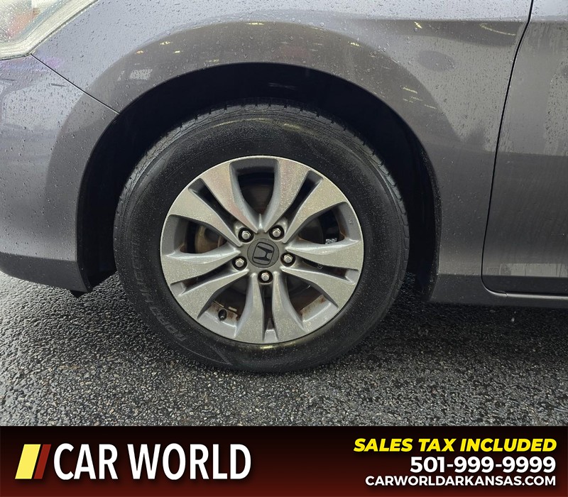 Honda Accord Sedan Vehicle Full-screen Gallery Image 6