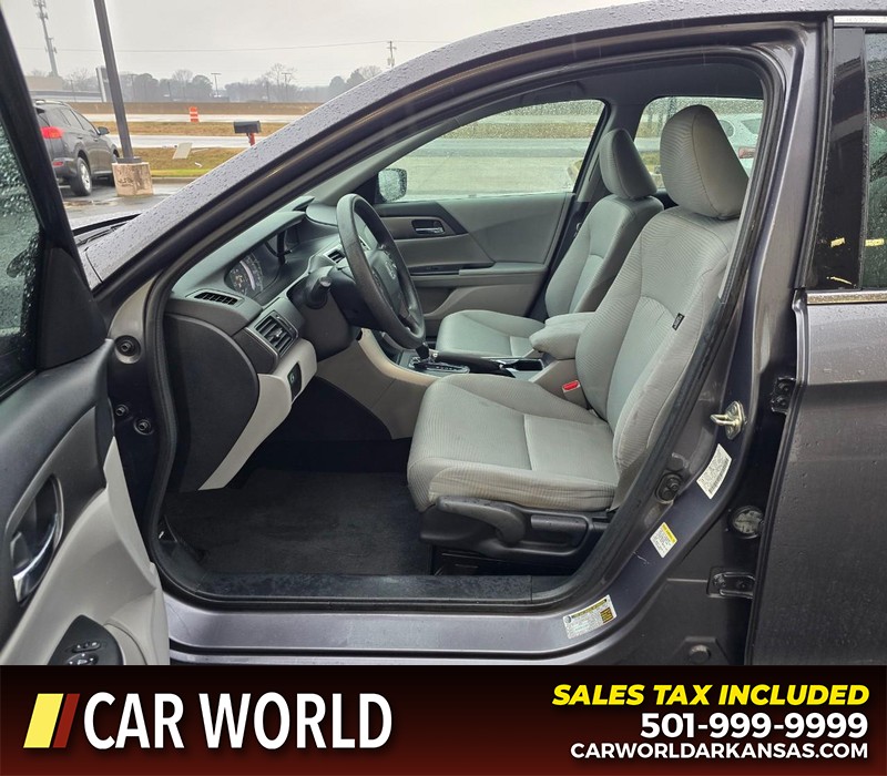 Honda Accord Sedan Vehicle Full-screen Gallery Image 8