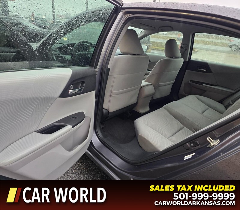 Honda Accord Sedan Vehicle Full-screen Gallery Image 9