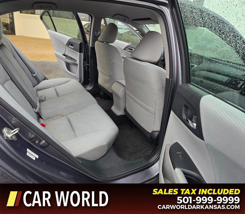 Honda Accord Sedan Vehicle Full-screen Gallery Image 12