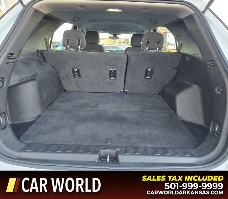 Chevrolet Equinox Vehicle Full-screen Gallery Image 13