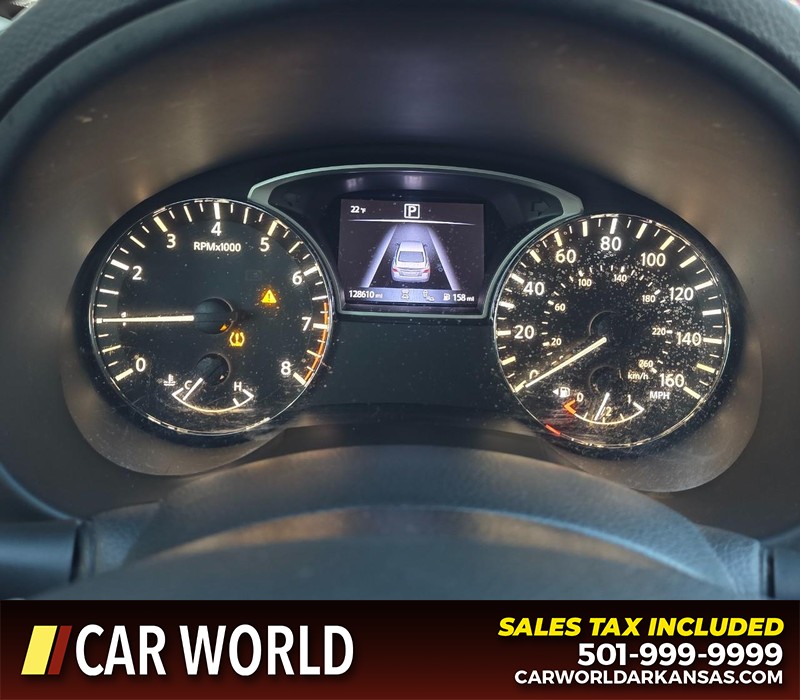 Nissan Altima Vehicle Full-screen Gallery Image 17