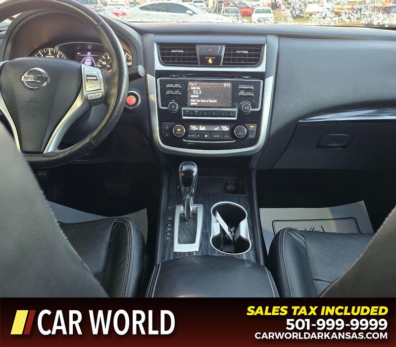 Nissan Altima Vehicle Full-screen Gallery Image 18