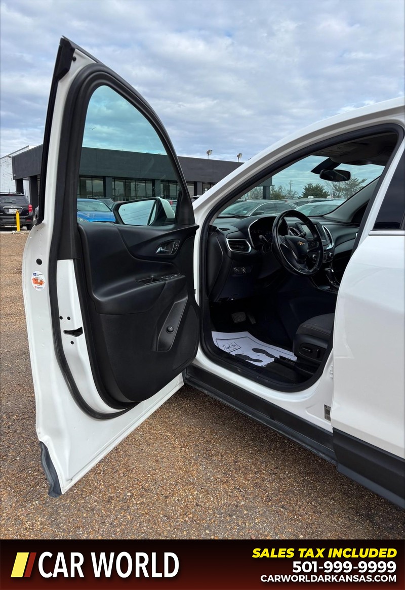 Chevrolet Equinox Vehicle Full-screen Gallery Image 12