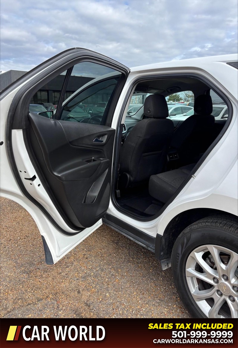 Chevrolet Equinox Vehicle Full-screen Gallery Image 14