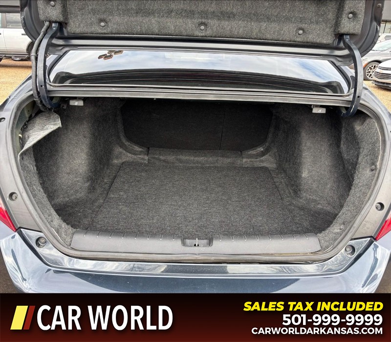 Honda Civic Sedan Vehicle Full-screen Gallery Image 6