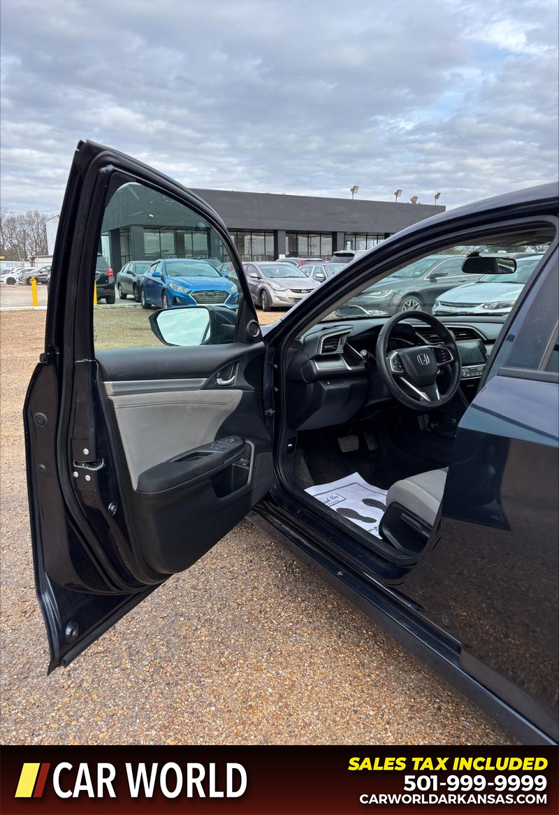 Honda Civic Sedan Vehicle Full-screen Gallery Image 12