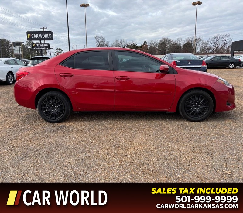 Toyota Corolla Vehicle Full-screen Gallery Image 3