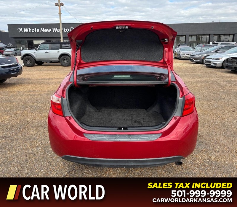 Toyota Corolla Vehicle Full-screen Gallery Image 5