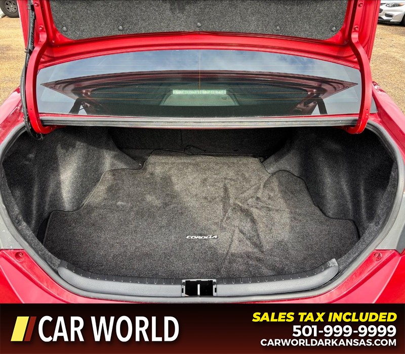 Toyota Corolla Vehicle Full-screen Gallery Image 6