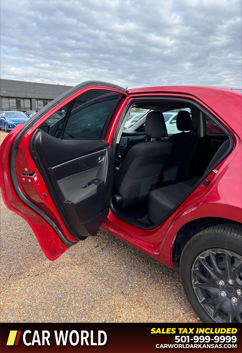 Toyota Corolla Vehicle Full-screen Gallery Image 14