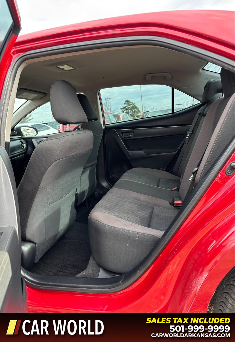 Toyota Corolla Vehicle Full-screen Gallery Image 15