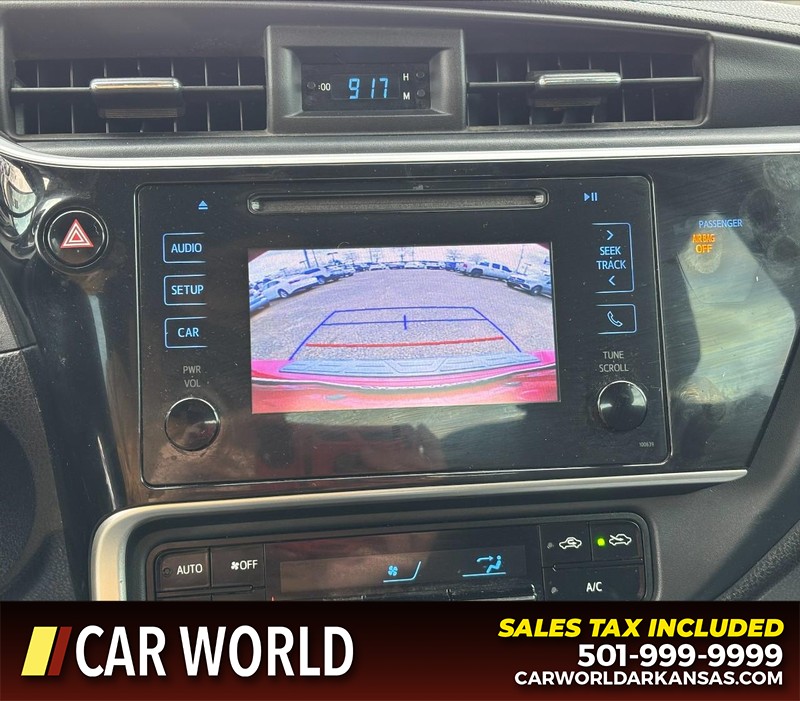 Toyota Corolla Vehicle Full-screen Gallery Image 18