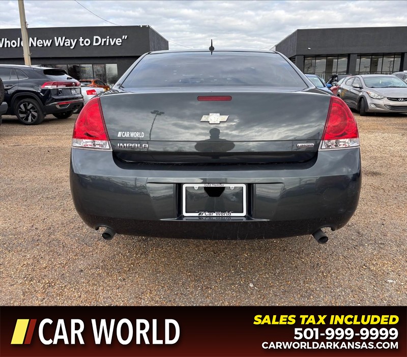 Chevrolet Impala Limited Vehicle Full-screen Gallery Image 4