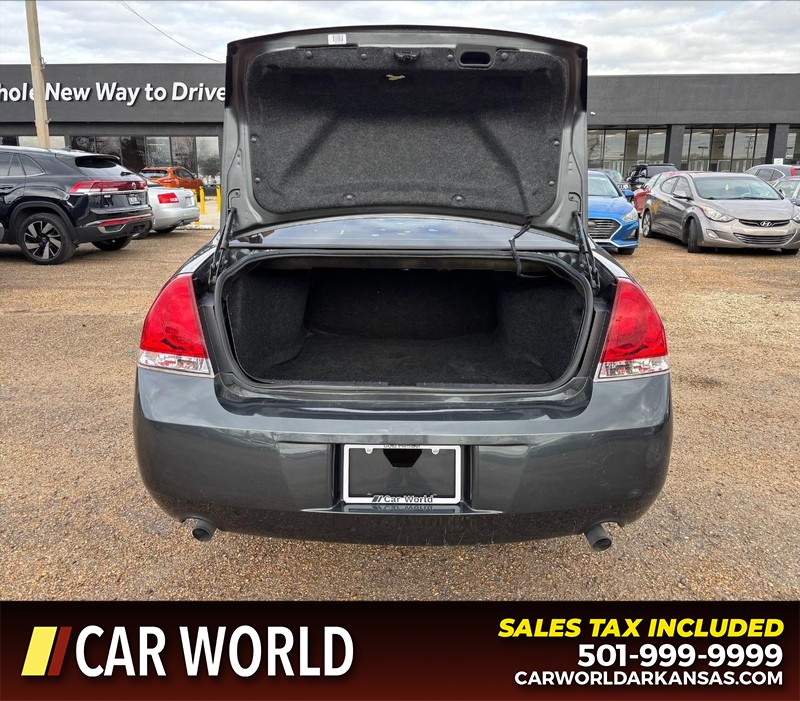 Chevrolet Impala Limited Vehicle Full-screen Gallery Image 5