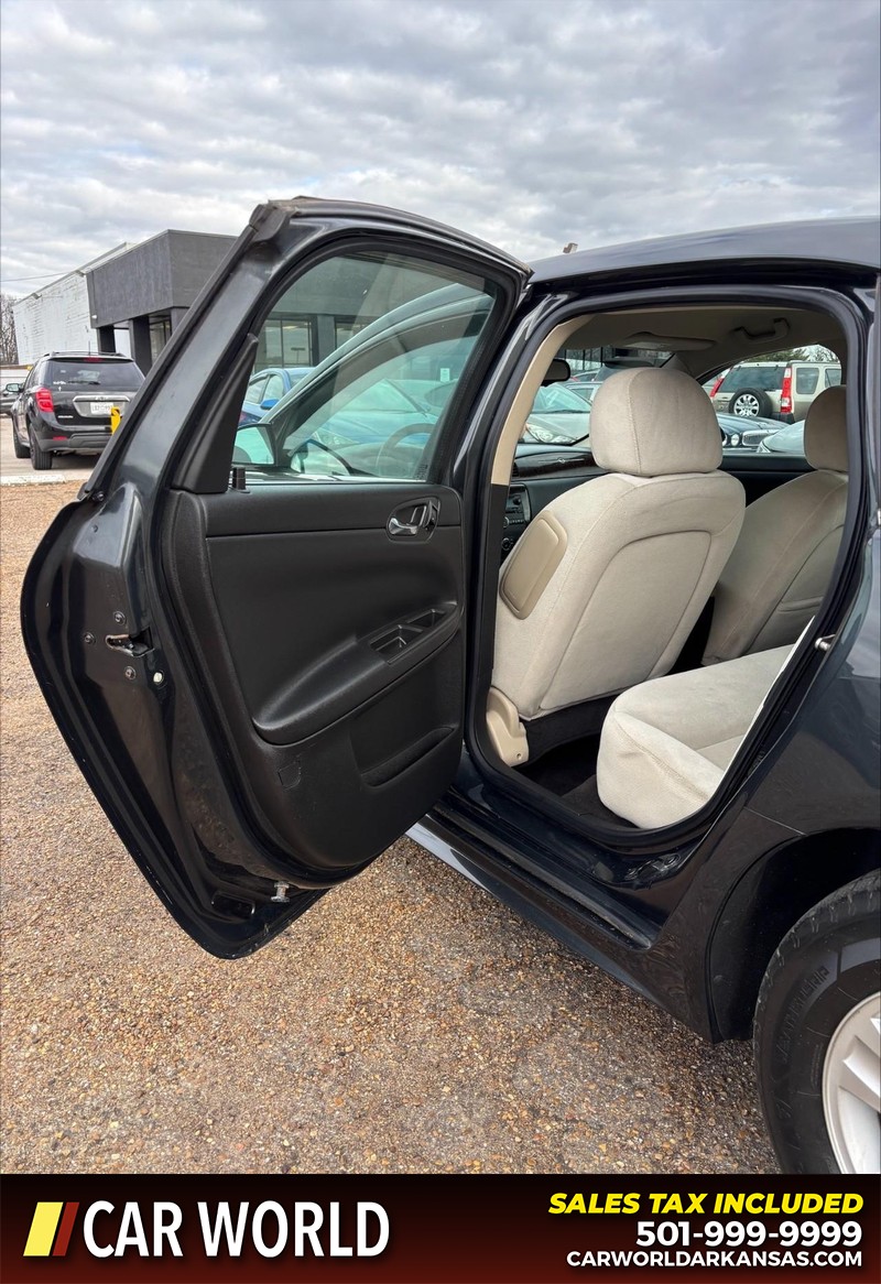 Chevrolet Impala Limited Vehicle Full-screen Gallery Image 14