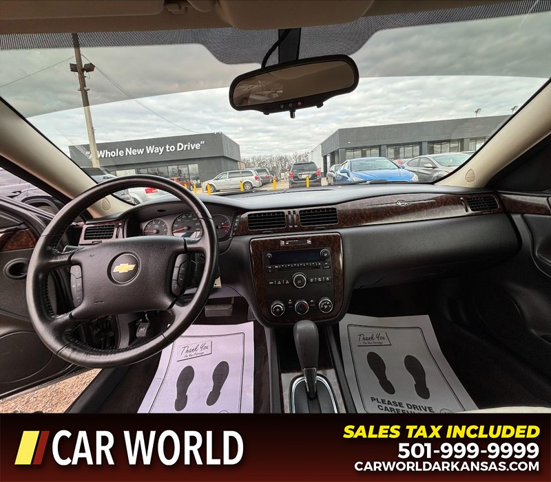 Chevrolet Impala Limited Vehicle Full-screen Gallery Image 16