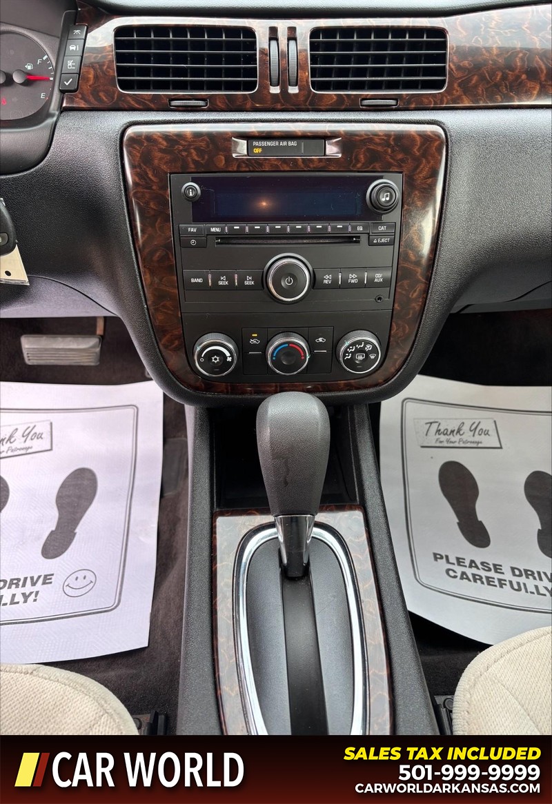 Chevrolet Impala Limited Vehicle Full-screen Gallery Image 17