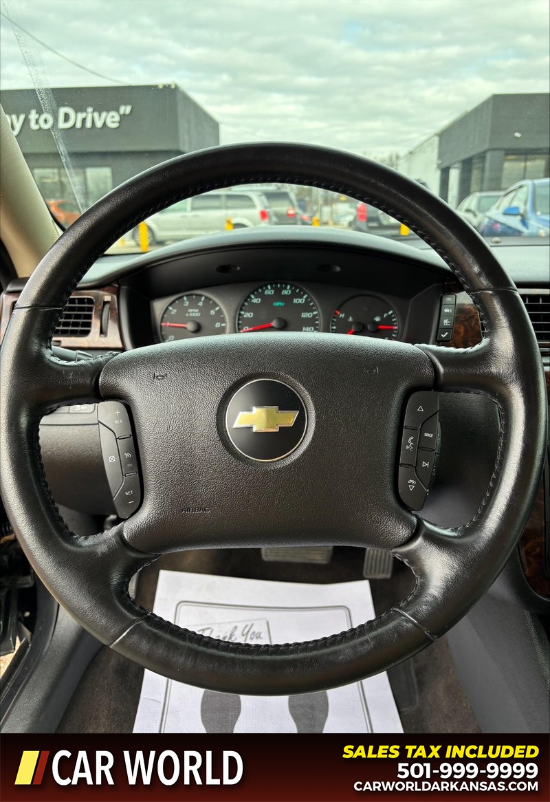 Chevrolet Impala Limited Vehicle Full-screen Gallery Image 18