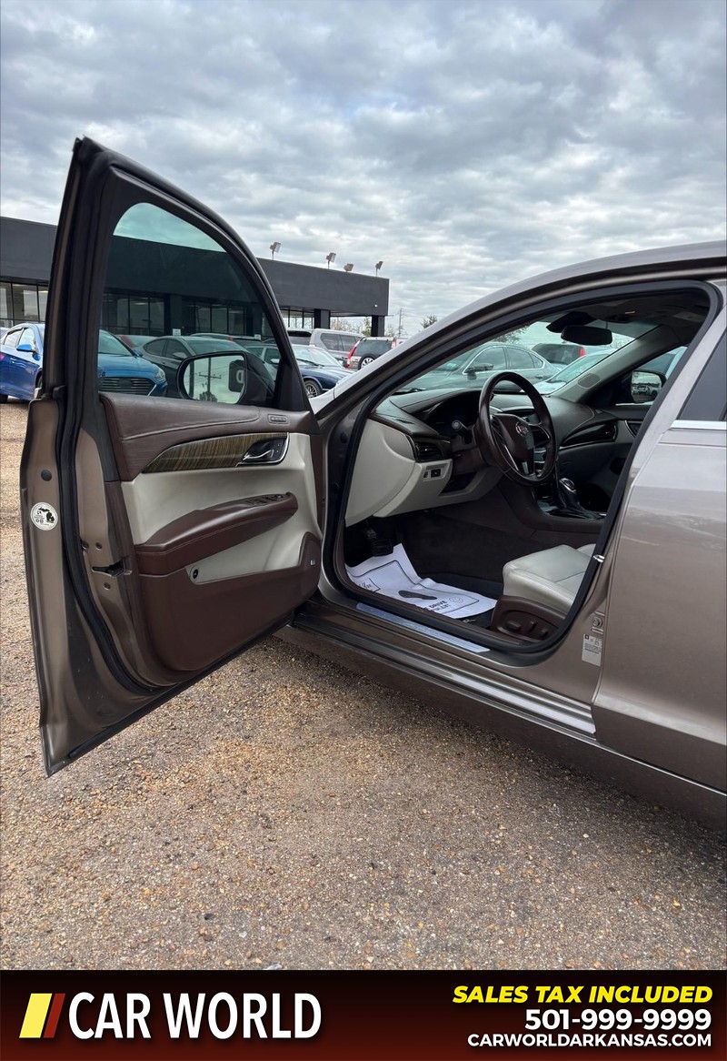 Cadillac ATS Vehicle Full-screen Gallery Image 12