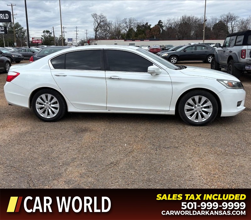 Honda Accord Sedan Vehicle Full-screen Gallery Image 2