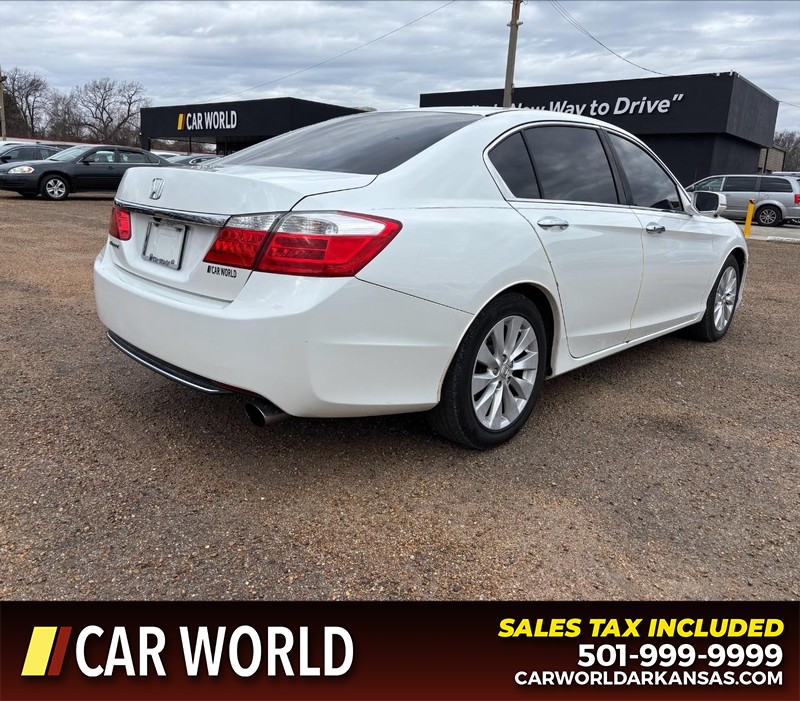 Honda Accord Sedan Vehicle Full-screen Gallery Image 3