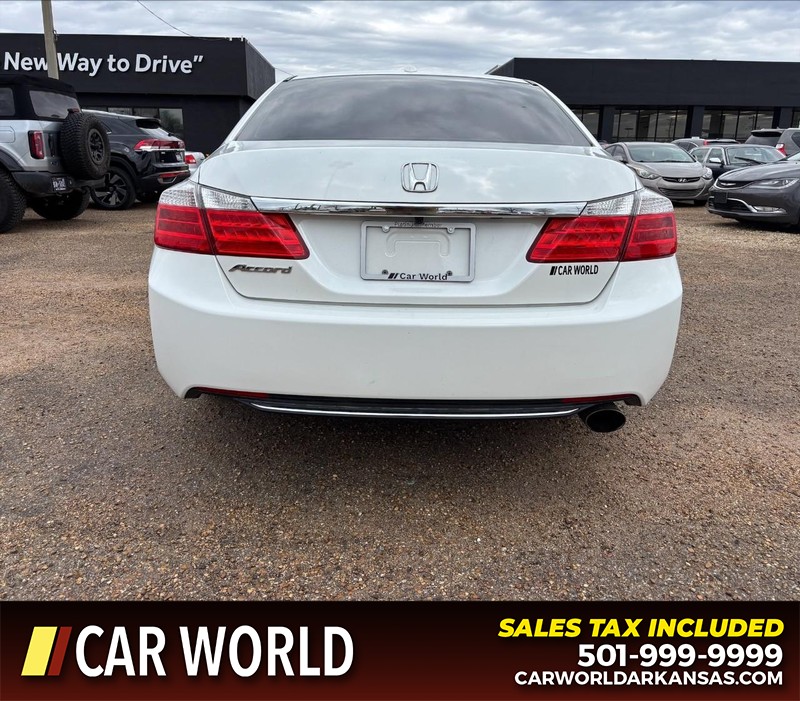 Honda Accord Sedan Vehicle Full-screen Gallery Image 4