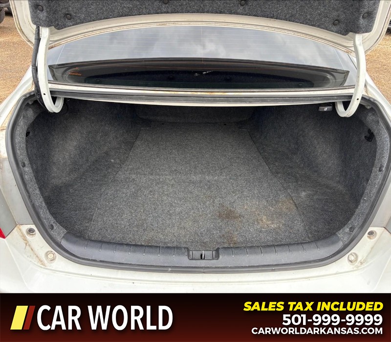 Honda Accord Sedan Vehicle Full-screen Gallery Image 6