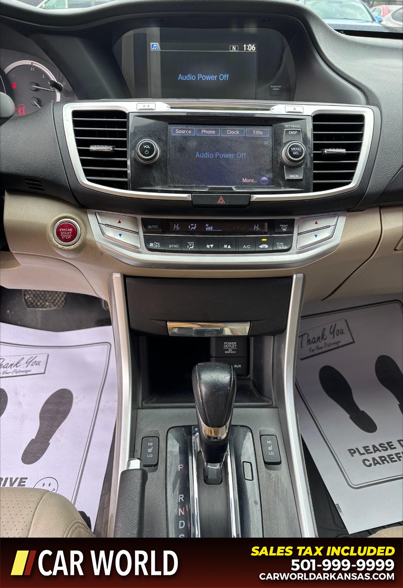 Honda Accord Sedan Vehicle Full-screen Gallery Image 17