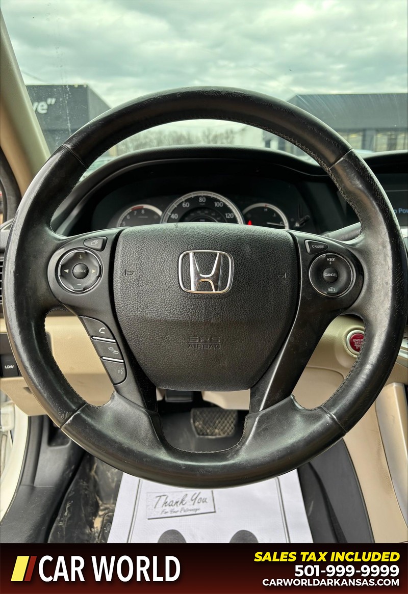 Honda Accord Sedan Vehicle Full-screen Gallery Image 19