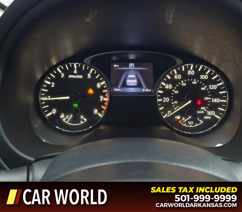 Nissan Altima Vehicle Full-screen Gallery Image 17