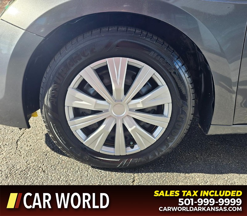 Honda Accord Sedan Vehicle Full-screen Gallery Image 6