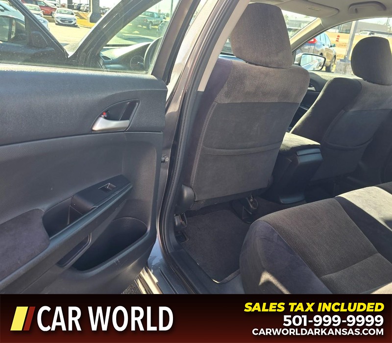 Honda Accord Sedan Vehicle Full-screen Gallery Image 9