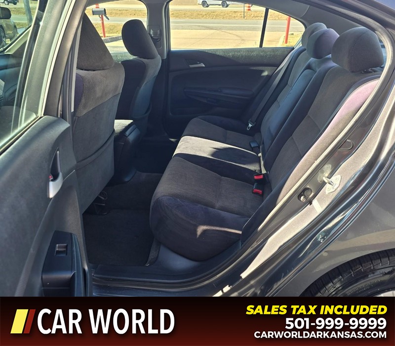 Honda Accord Sedan Vehicle Full-screen Gallery Image 10