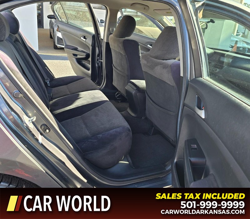 Honda Accord Sedan Vehicle Full-screen Gallery Image 12